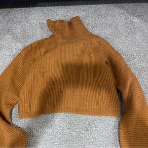 *NWOT* AMUR cropped sweater